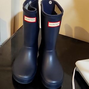Hunter kids rain boots (orignal box included)